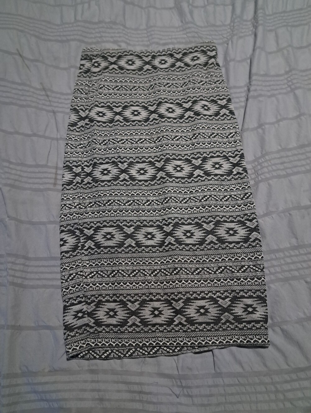 Black & White Patterned Pencil Skirt